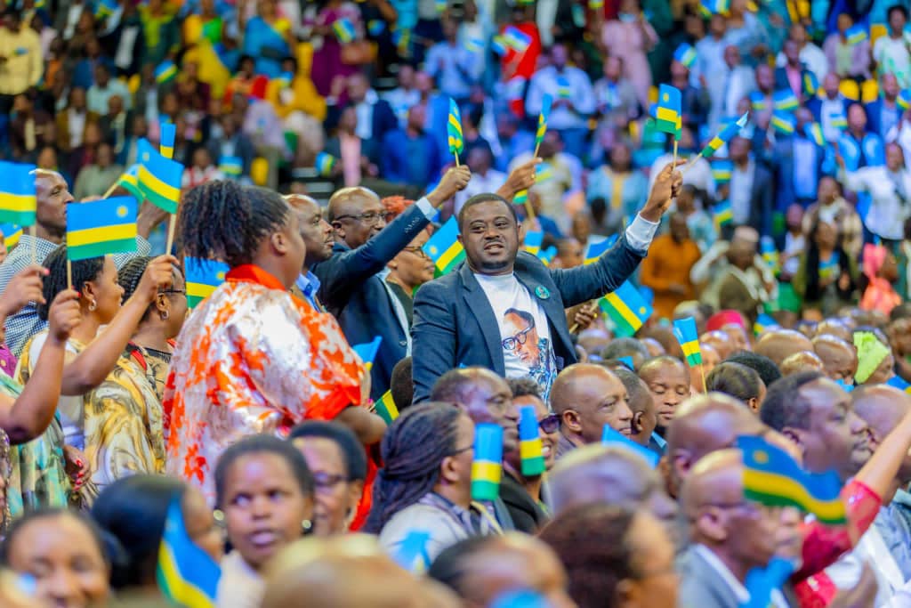 Kamayirese Jean d’Amour Yihanangirije BADRAMA ku isebanya, Leta iha gasopo urubyiruko ku mikoreshereze y’imbuga nkoranyambaga